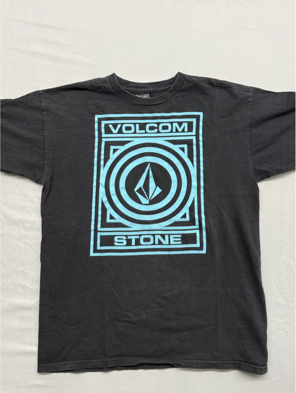 Vintage Volcom Stone Asymmetry Font Tag Big Logo Graphic T-Shirt Black M